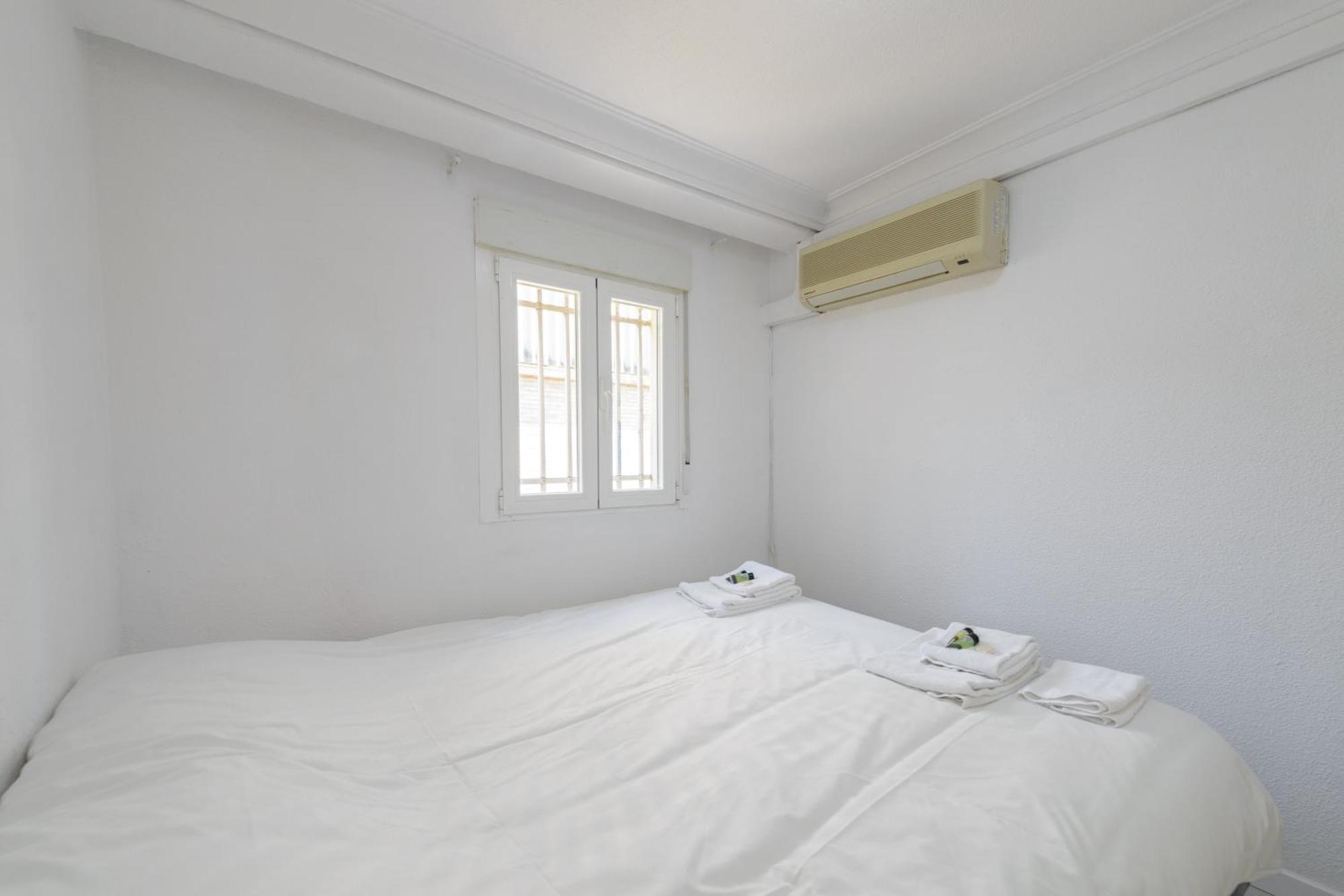 Sabadell Calle, Casa Familiar De 3 Dormitorios Con Terraza Junto Metro Fuencarral Madrid Dış mekan fotoğraf