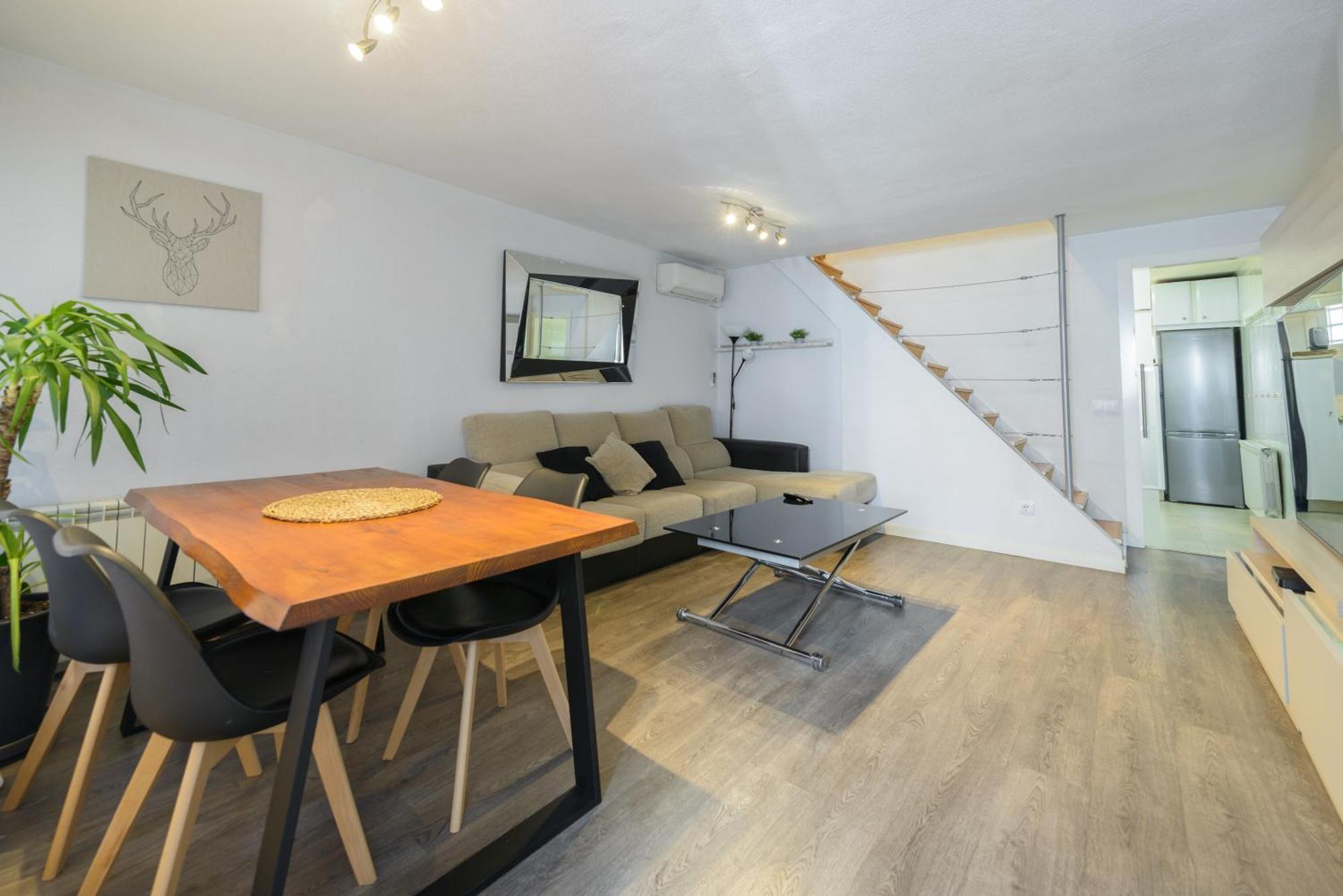 Sabadell Calle, Casa Familiar De 3 Dormitorios Con Terraza Junto Metro Fuencarral Madrid Dış mekan fotoğraf