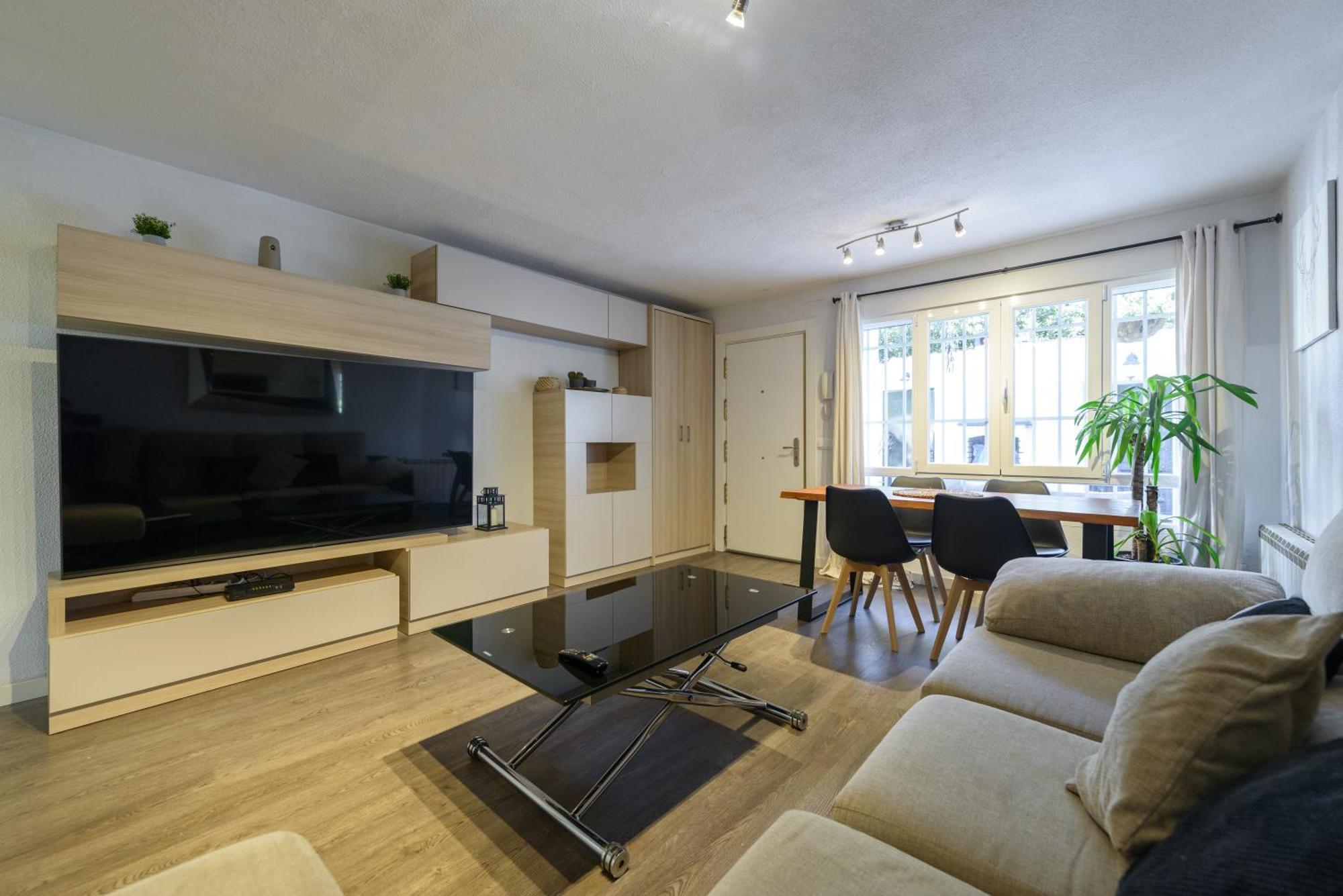 Sabadell Calle, Casa Familiar De 3 Dormitorios Con Terraza Junto Metro Fuencarral Madrid Dış mekan fotoğraf